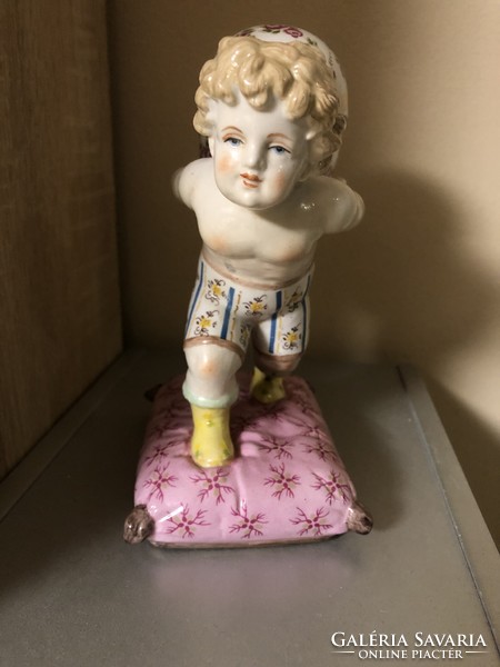 Antik Capodimonte puttó porcelán