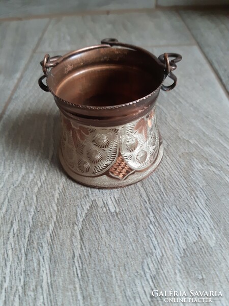 Sumptuous old miniature copper kettle (6x4.7x6.3 cm)