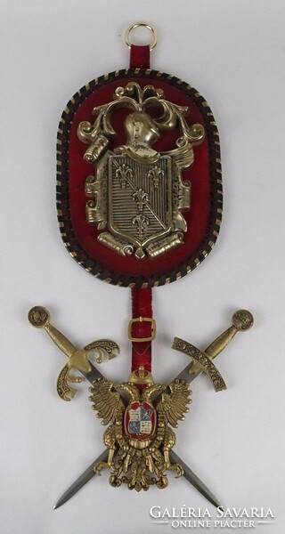 1O806 wall decoration with coat of arms and swords 49 x 21 cm