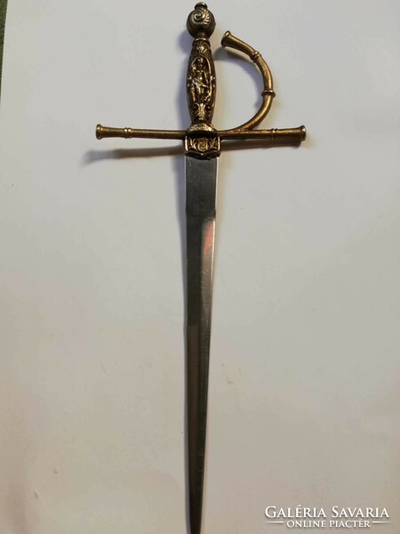 Ornate leaf-cutting sword