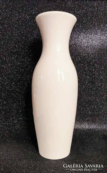 Hófehér domború virágmintás porcelán váza