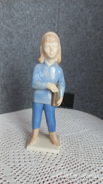 GH & Co német porcelán kislány figura, 18 cm, talapzat: 5,5 X 4,5 cm, jelzett, számozott, hibátlan