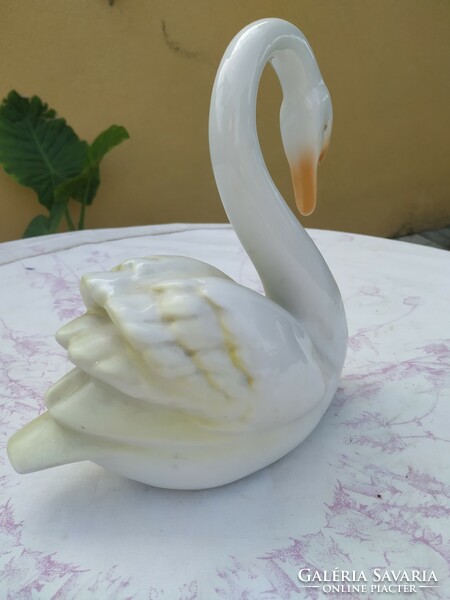 Hölóháza porcelain, hand-painted swan for sale!, Height 26 cm