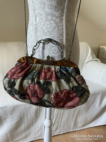 Nagyon szép hímzett retikül, női táska, sok szép részlettel