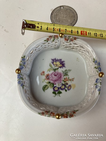 Openwork flower pattern bowl