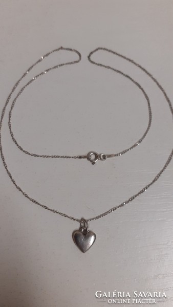 Old beautiful condition marked silver necklace with small heart pendant on it