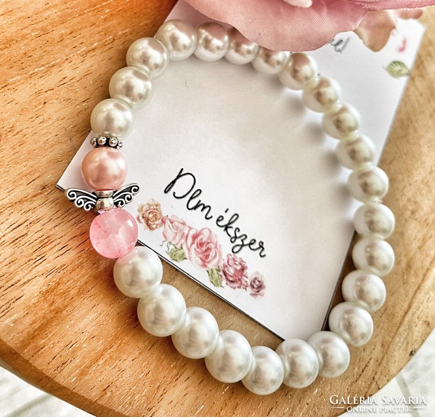 A pearl bracelet is the best for a kindergarten teacher-angel