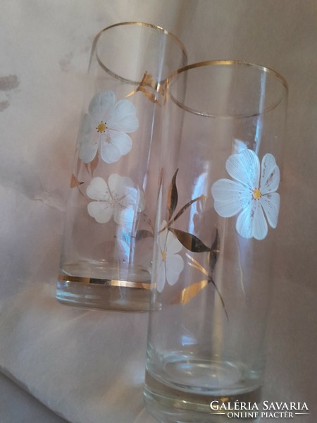 Virágos arany leveles gyönyörű pohár párban