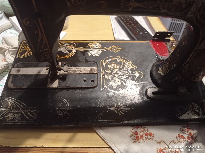 Until June 8! Dürkopp & co. Marked /Oesterr patent', German-made sewing machine, first half of xx.Szd.