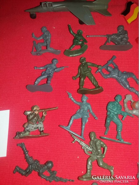 Retro stationery bazaar plastic toy soldier soldiers package in one pictures 7