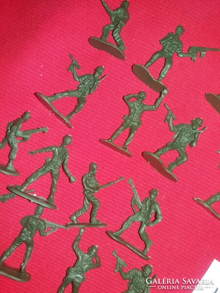 Retro stationery bazaar plastic toy soldier soldiers package in one according to pictures 14