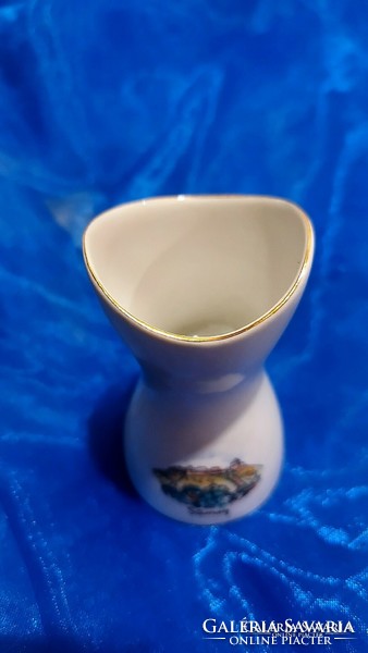 Aquincumi porcelán váza.Sümeg