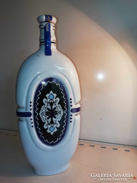Hollóházi 0.5 liter porcelain bottle Szatmár plum
