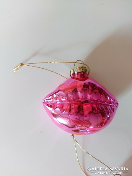 Unique, special pink glass Christmas tree decoration depicting full lips, 8 x 7 cm, red in sunlight