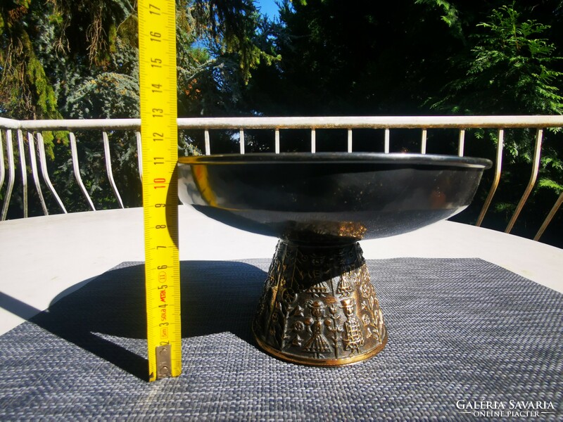 Bronze bowl with foot, Szilágy ildiko
