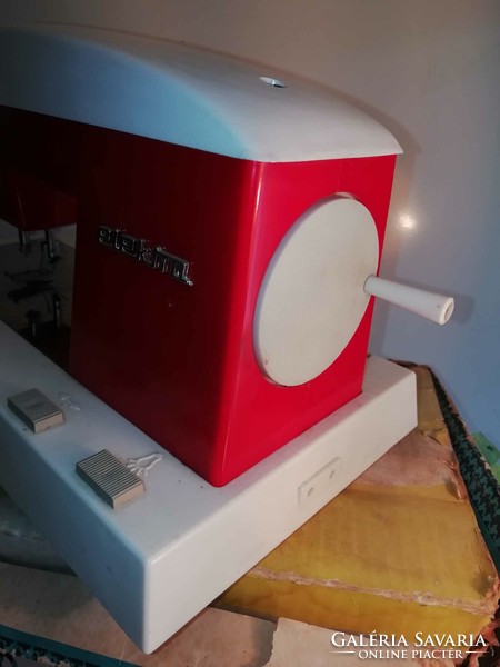 Piko children's toy sewing machine