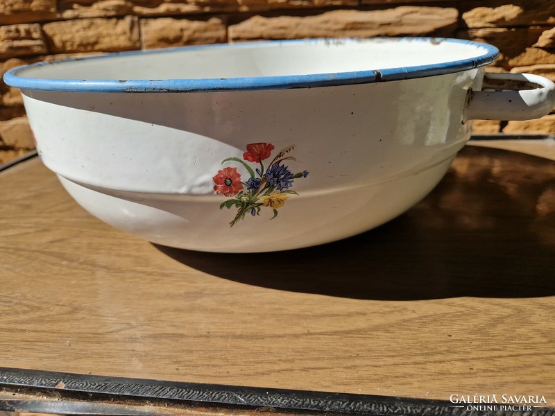 Bonyhád enamel bowl with poppies