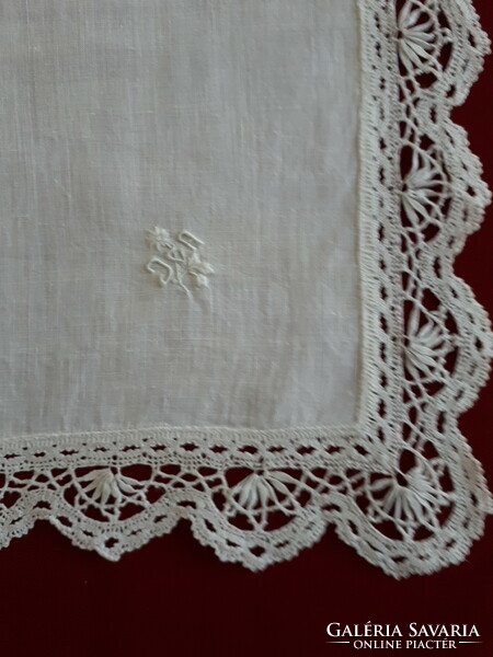 Vert csipkés antik díszzsebkendő ICA monogrammal