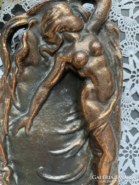 Régi szecessziós kis fém tálka női akt, névjegykártya tartó, bronz