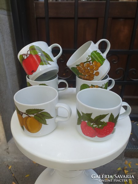 Lowland porcelain mug with grapes and peaches
