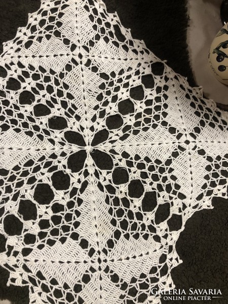 Handiwork. Square spreader, Christmas star pattern crocheted lace
