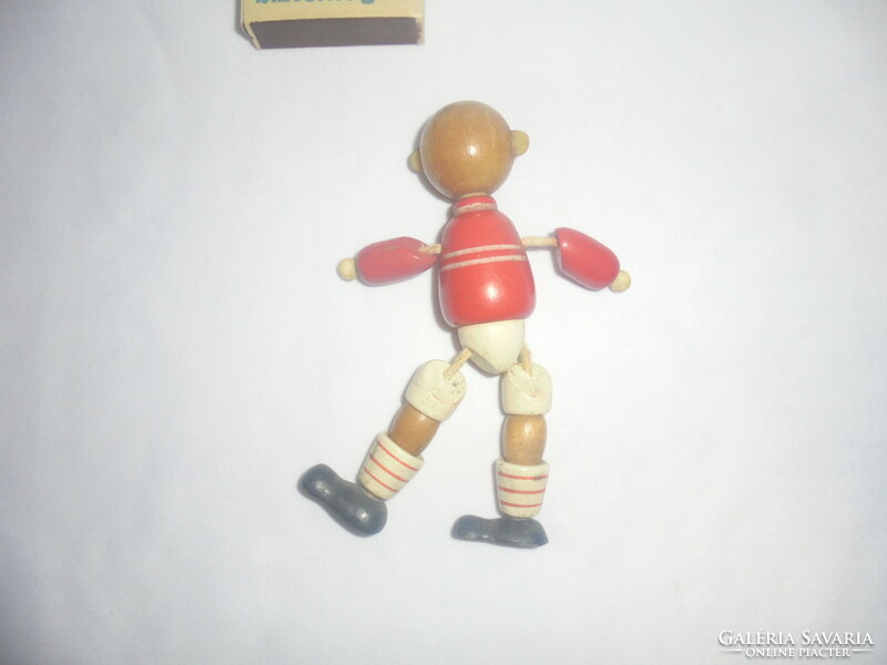 Régi fa játék figura - mozgatható focista