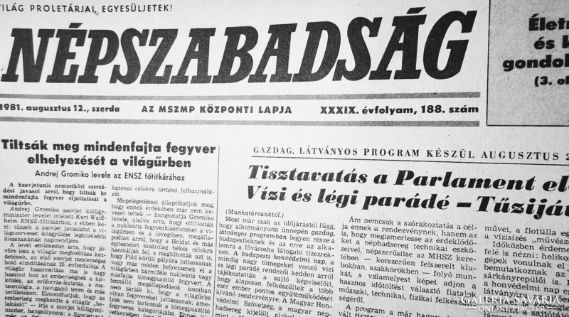 1966 november 12  /  NÉPSZABADSÁG  /  Nagyszerű ajándékötlet! Eredeti újság Ssz.:  17892