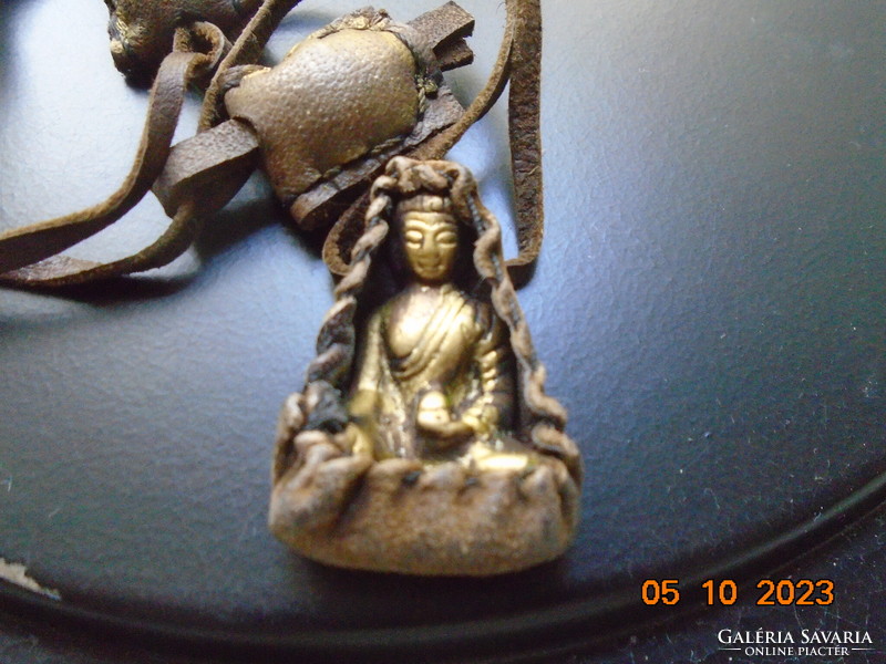 Antik Gyógyító Ghau bronz Buddha talizmán eredeti birka bőrbe