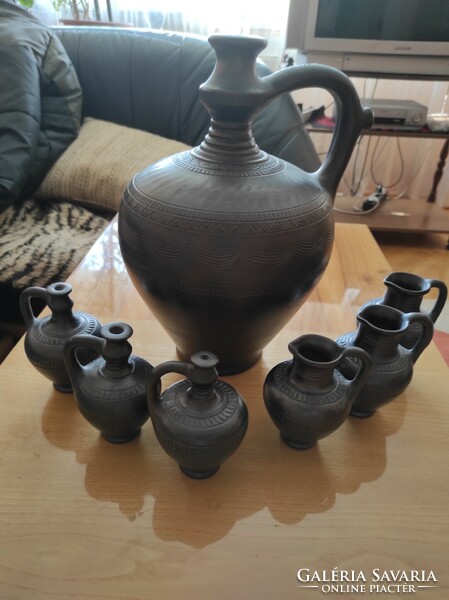 Mohács black ceramic rattle jug set