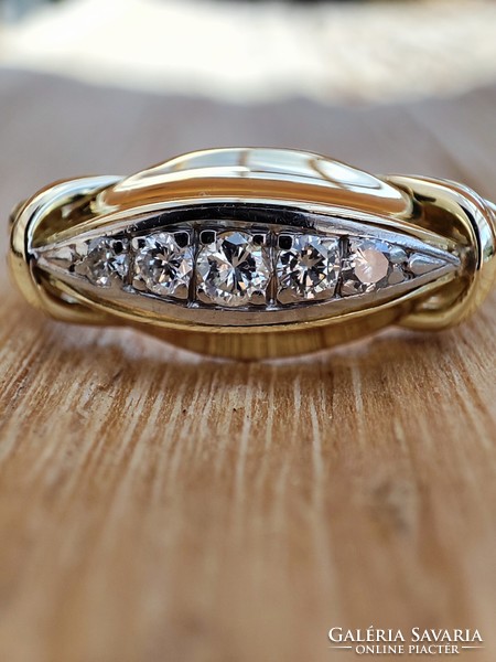 Egyedi 14K arany gyűrű gyémántokkal