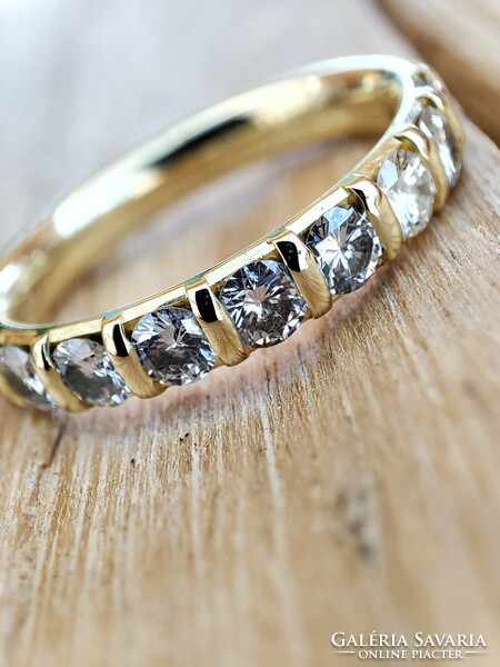 18K gold traditional anniversary memorial ring with brilliant diamonds 0.88ct. Diamond