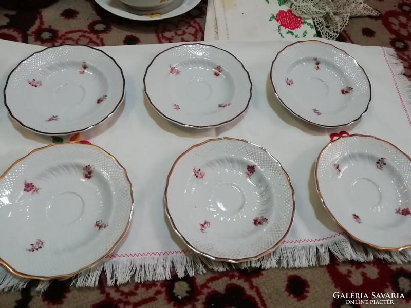 6 pieces of Raven House porcelain in perfect condition