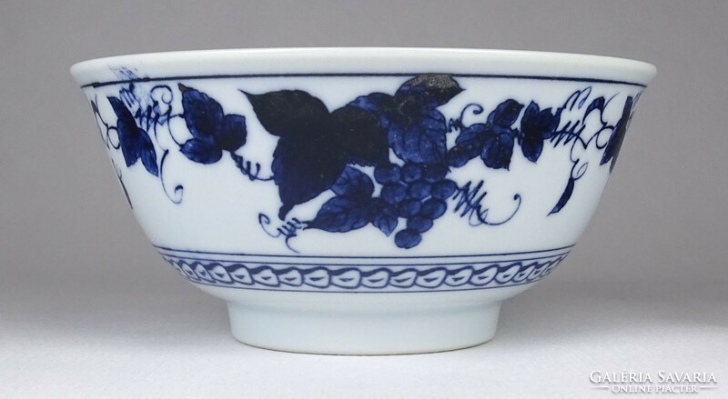 1O914 Jelzett kék-fehér kínai porcelán kézzel festett szőlő díszítéssel 7 x 15 cm