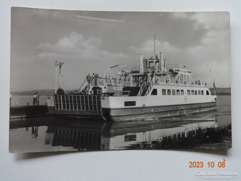 Régi képeslap: komp-hajó a Balatonon (1962)