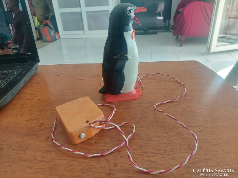 Retro orosz távirányitós pingvin