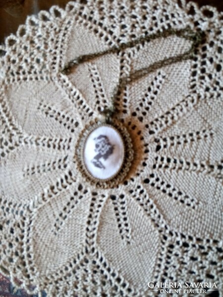 Arnykep patterned tugobelin necklace