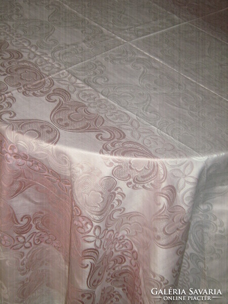 Csodaszép elegáns barokk toledó mintás mályva színátmenetes damaszt terítő új