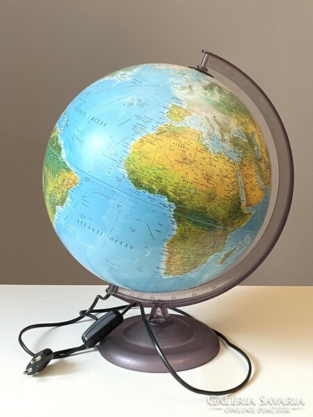 Atmosphere Danish illuminated globe on plastic round base 36 cm