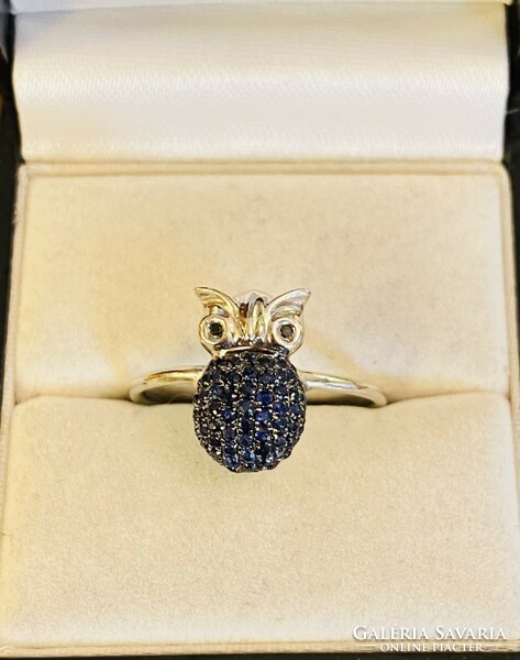 14 karátos fehérarany bagoly gyűrű,valódi zafirokkal és a szeme fekete gyémánt!
