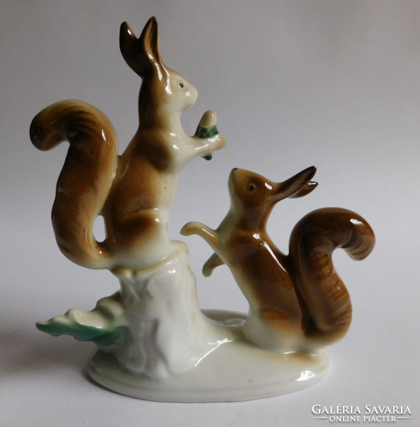 Lippelsdorf figure - squirrels