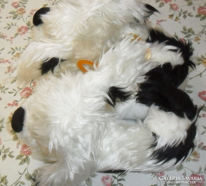 Dog-shaped, soft, warm furry house mom, new, with tags. 34-Es.