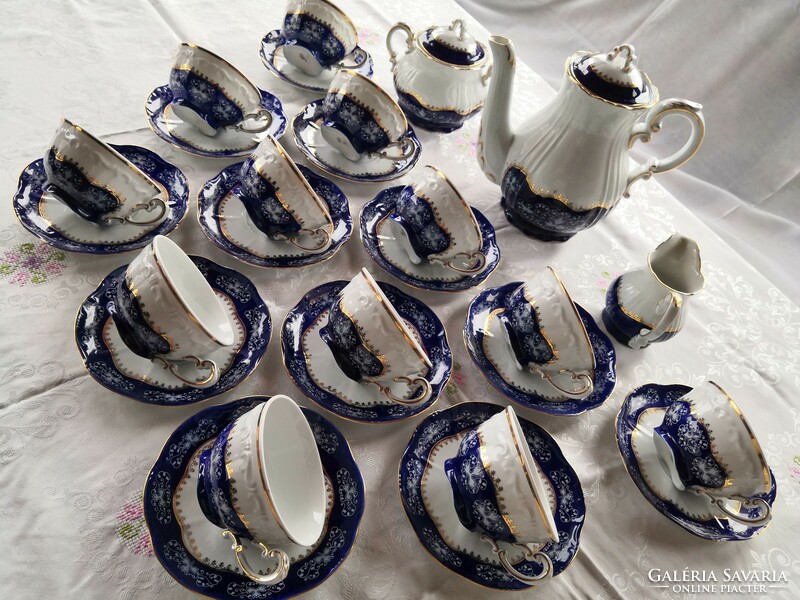 Flawless! New 12 place setting Zsolnay pompadour 2. Tea set