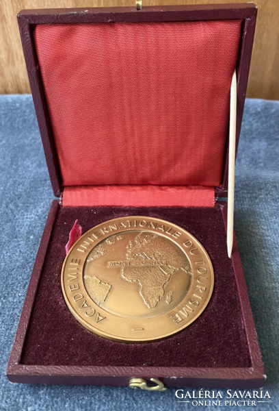 Foundation medal of the International Tourism Academy of Monaco