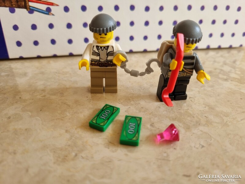 LEGO csomag betörők
