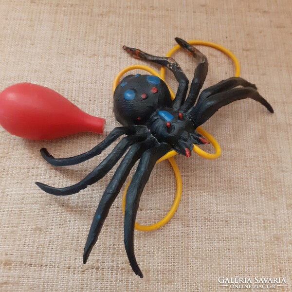 Retro nice condition rubber jumping rubber spider can be moved by pressing the rubber ball