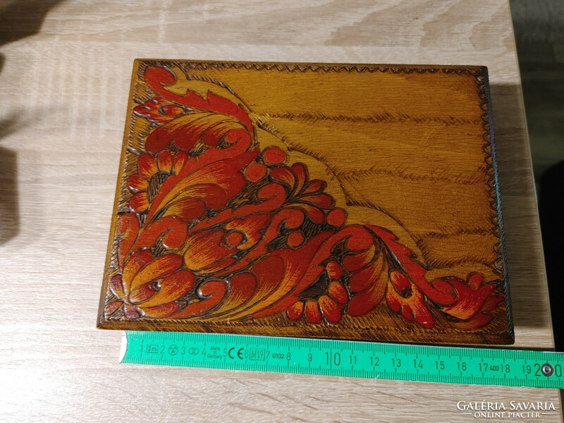 Hand carved and painted tulip jewelry box
