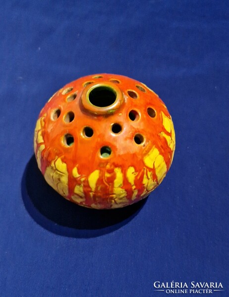 Retro pond head in ceramic mini vase, ikebana bowl or pen holder