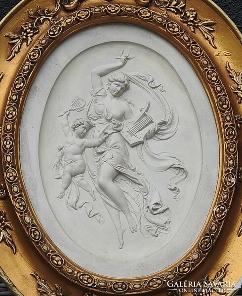 Barokk Stílusú  Kerámia Relief Öntött Gipszágyba ( keretbe ) helyezve. Párban eladó!