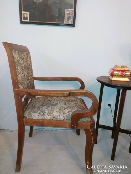 Antik karfás szék