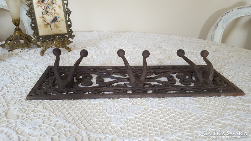 6 Cast iron wall hanger with hook